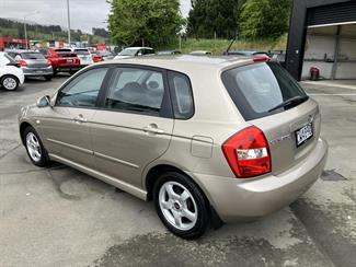 2005 Kia Cerato - Thumbnail