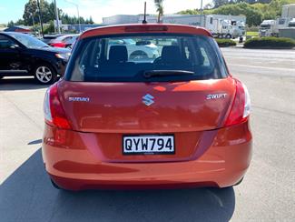 2011 Suzuki Swift - Thumbnail